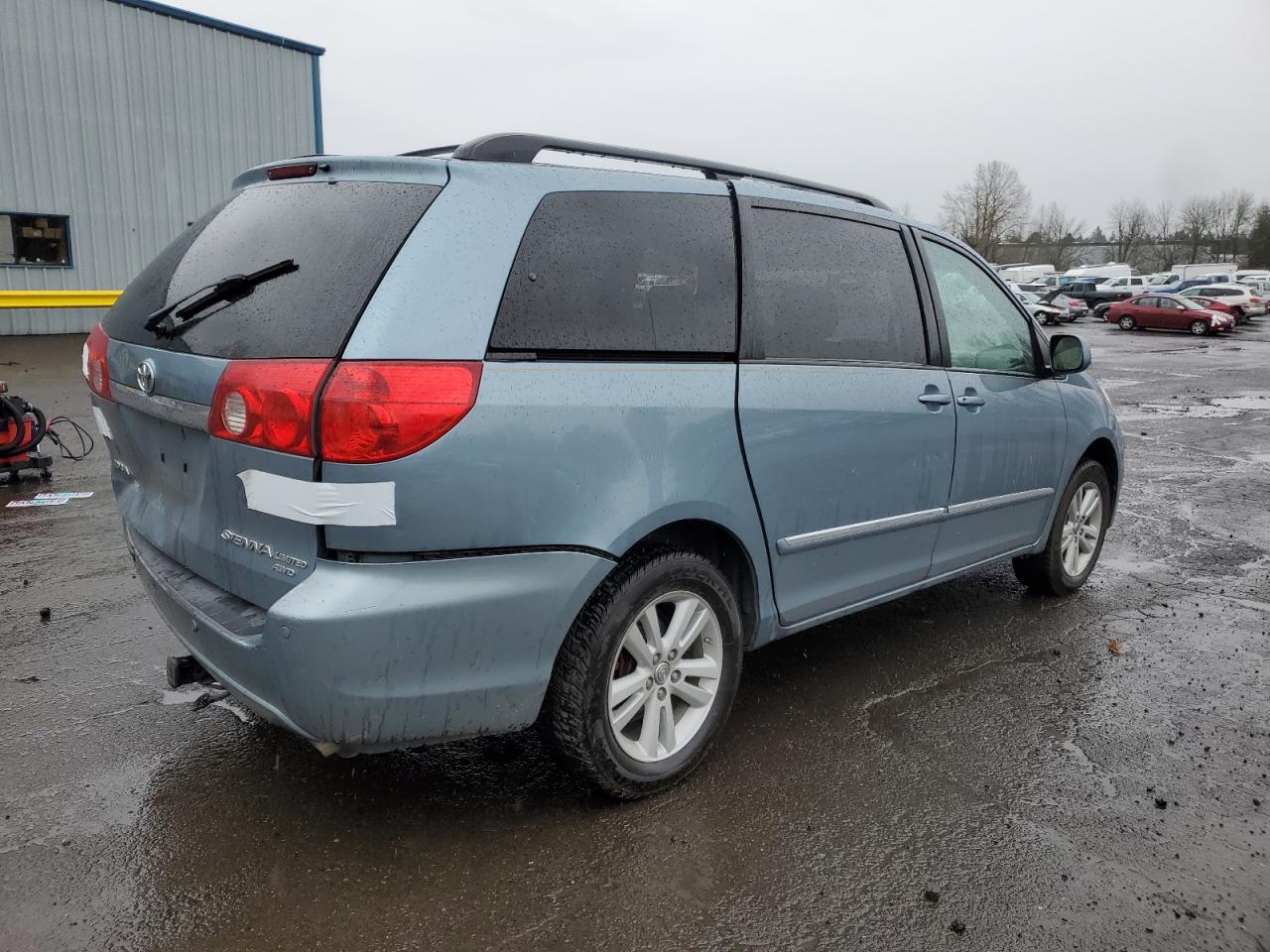 Photo 2 VIN: 5TDBK22C17S003583 - TOYOTA SIENNA 