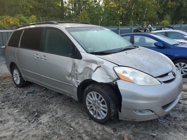 Photo 3 VIN: 5TDBK22C17S006659 - TOYOTA SIENNA XLE 