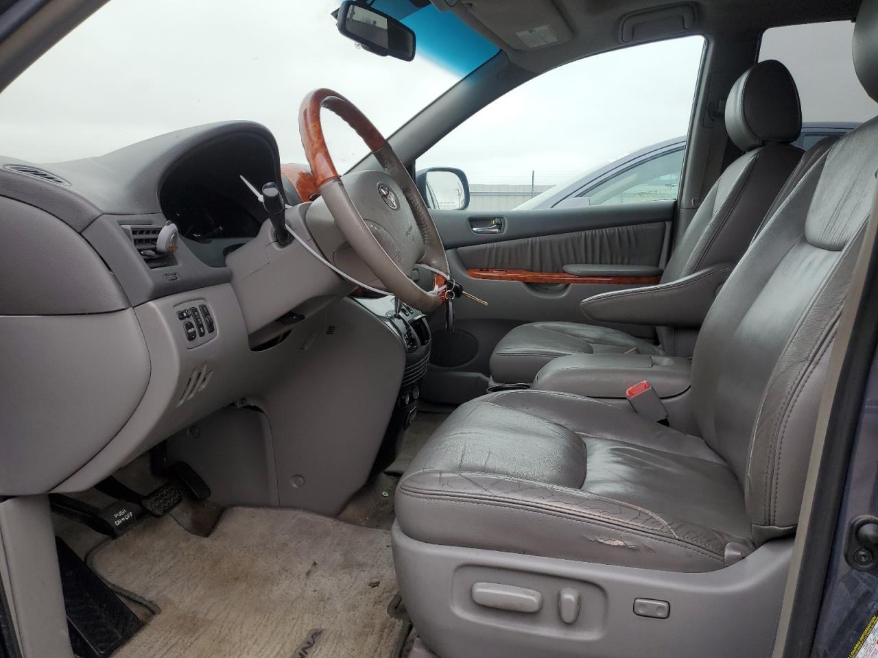 Photo 6 VIN: 5TDBK22C18S016898 - TOYOTA SIENNA 