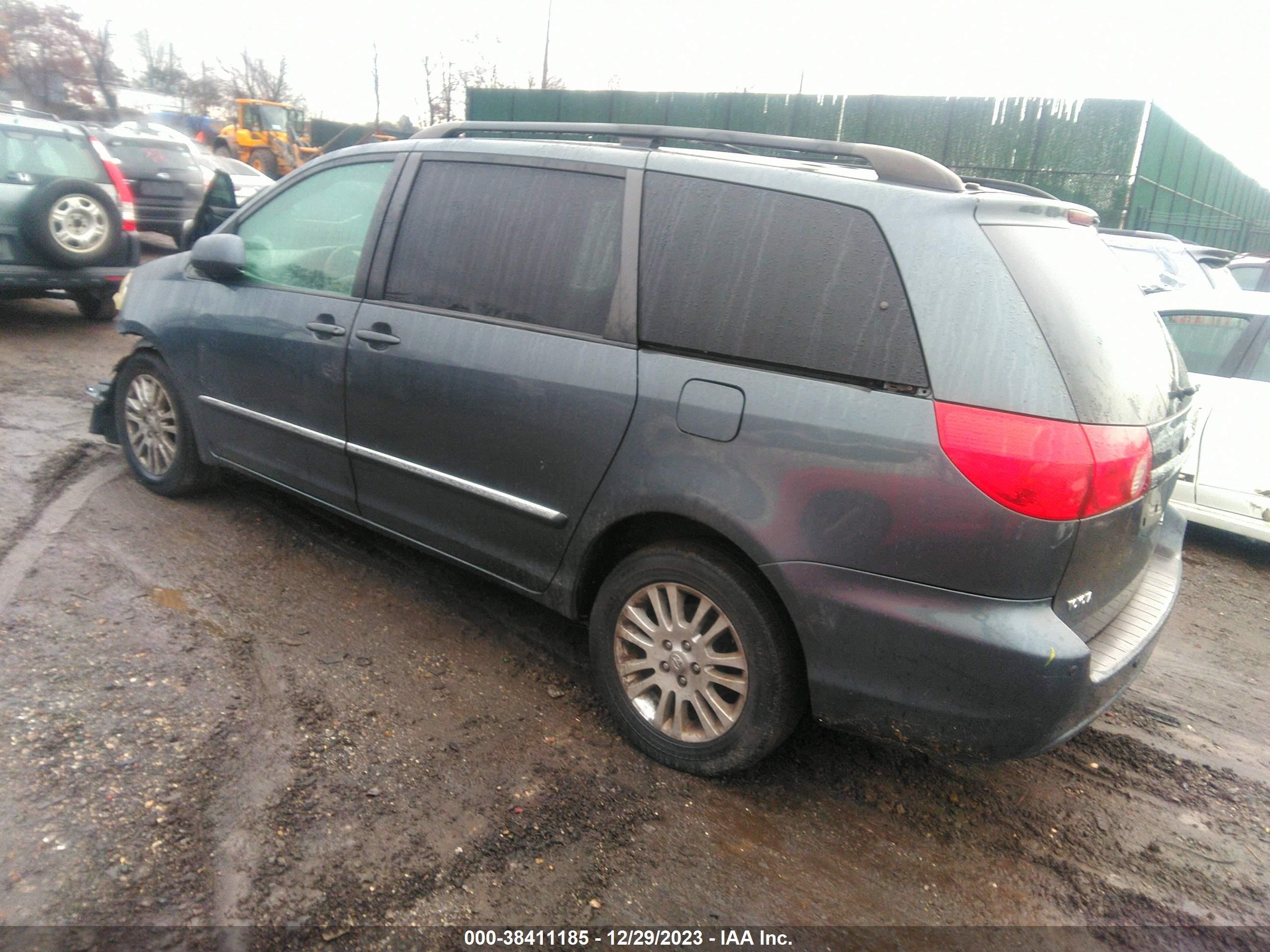 Photo 2 VIN: 5TDBK22C19S023741 - TOYOTA SIENNA 