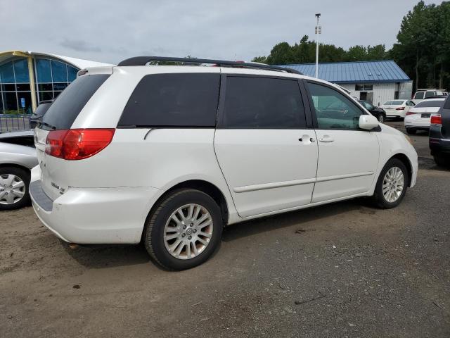 Photo 2 VIN: 5TDBK22C19S024968 - TOYOTA SIENNA XLE 