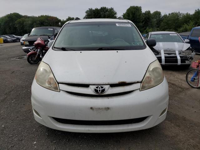 Photo 4 VIN: 5TDBK22C19S024968 - TOYOTA SIENNA XLE 