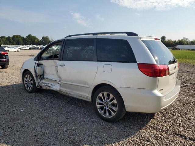 Photo 1 VIN: 5TDBK22C27S007657 - TOYOTA SIENNA 4X4 