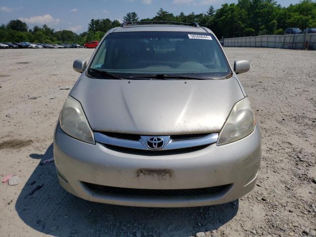 Photo 4 VIN: 5TDBK22C28S018014 - TOYOTA SIENNA XLE 