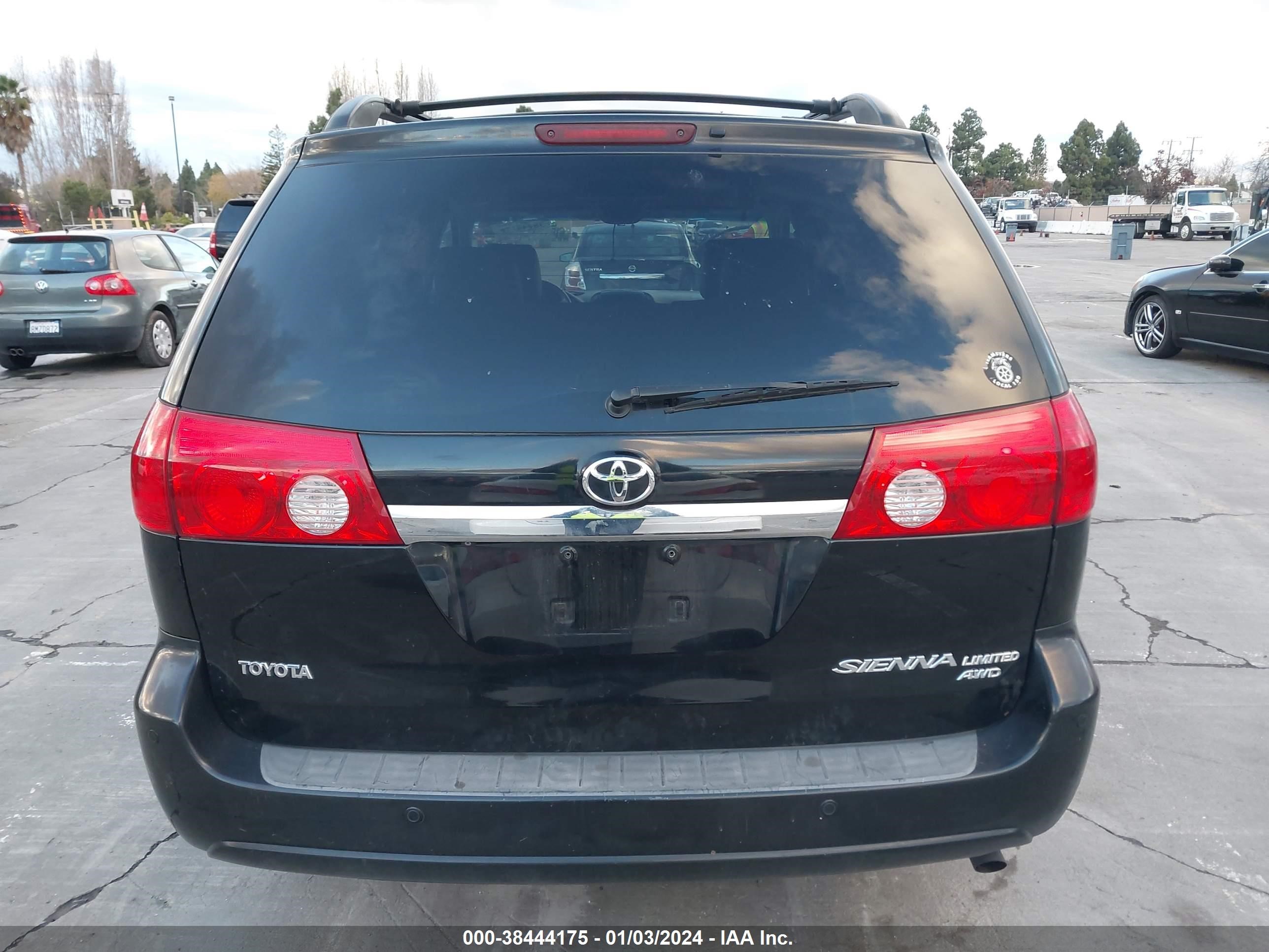 Photo 16 VIN: 5TDBK22C39S026527 - TOYOTA SIENNA 