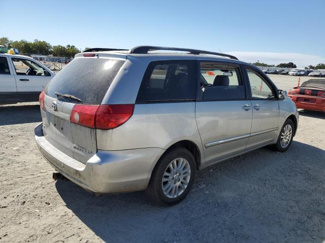 Photo 2 VIN: 5TDBK22C47S007241 - TOYOTA SIENNA XLE 