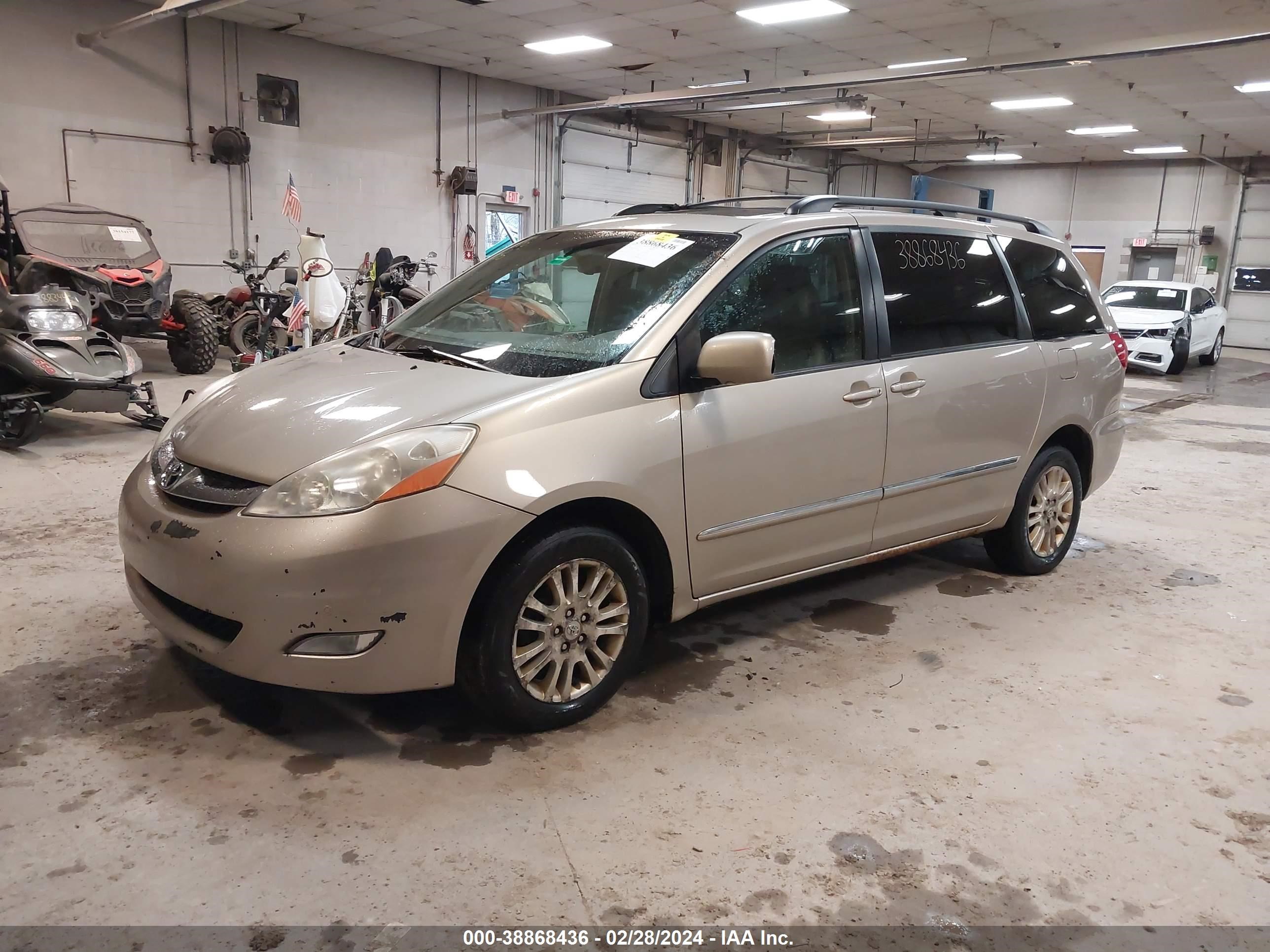 Photo 1 VIN: 5TDBK22C48S009752 - TOYOTA SIENNA 