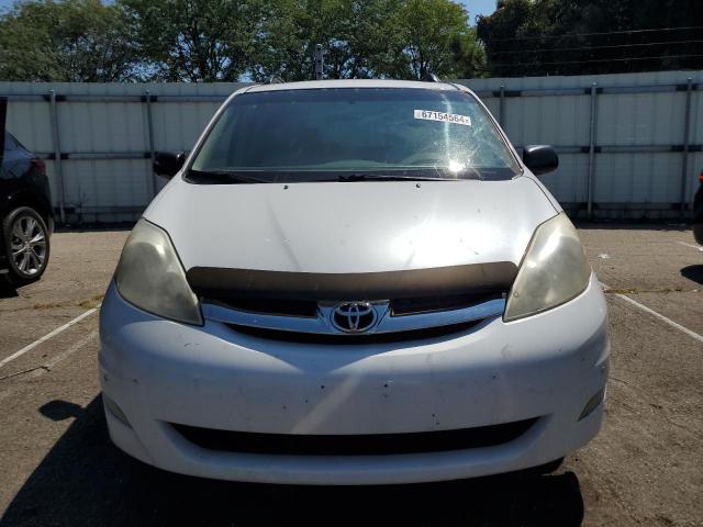 Photo 4 VIN: 5TDBK22C48S013834 - TOYOTA SIENNA XLE 