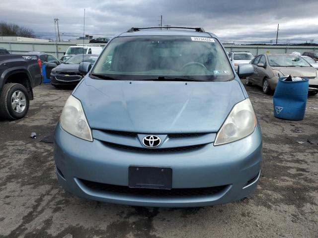 Photo 4 VIN: 5TDBK22C58S020601 - TOYOTA SIENNA XLE 