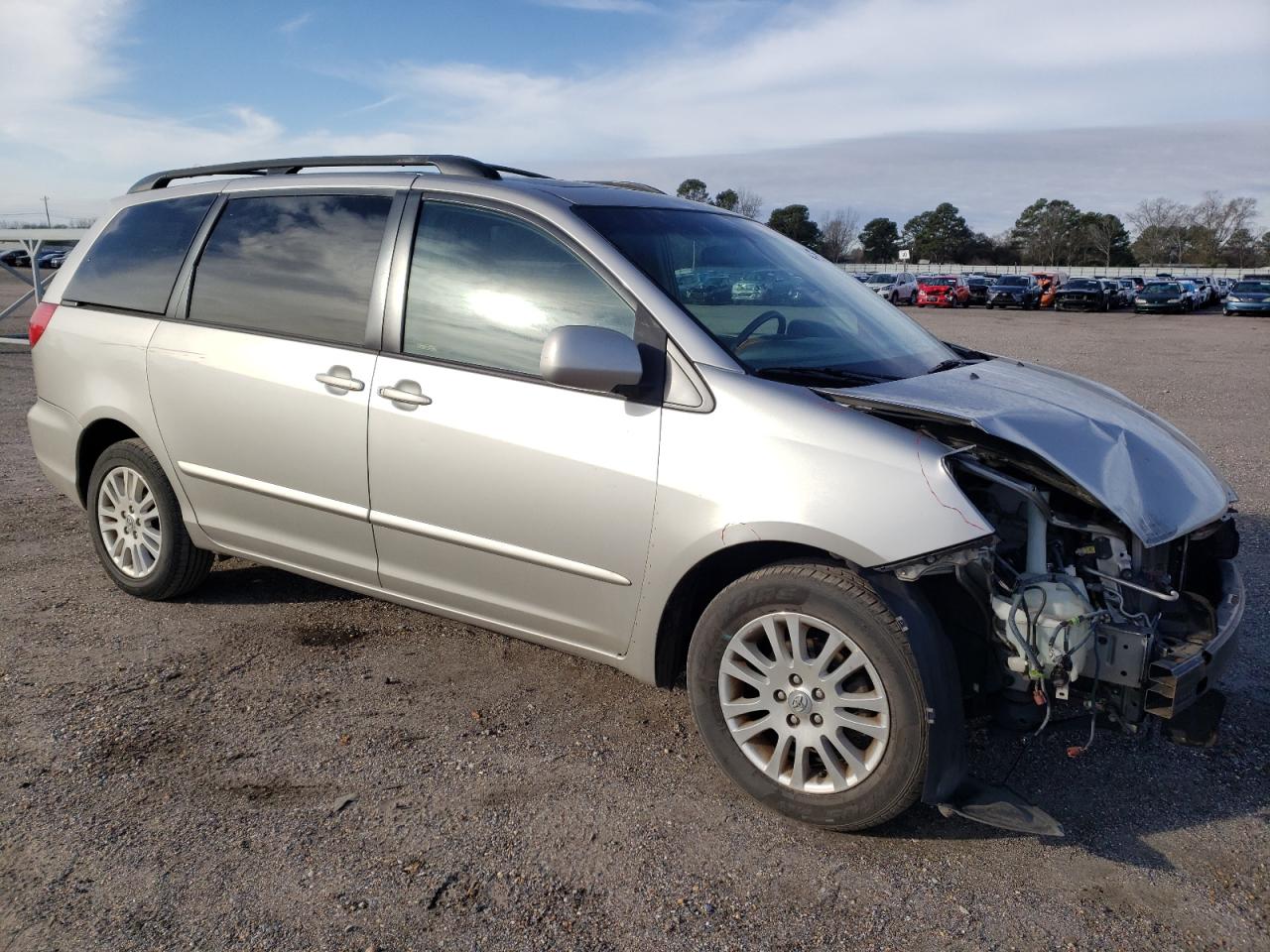 Photo 3 VIN: 5TDBK22C67S003935 - TOYOTA SIENNA 