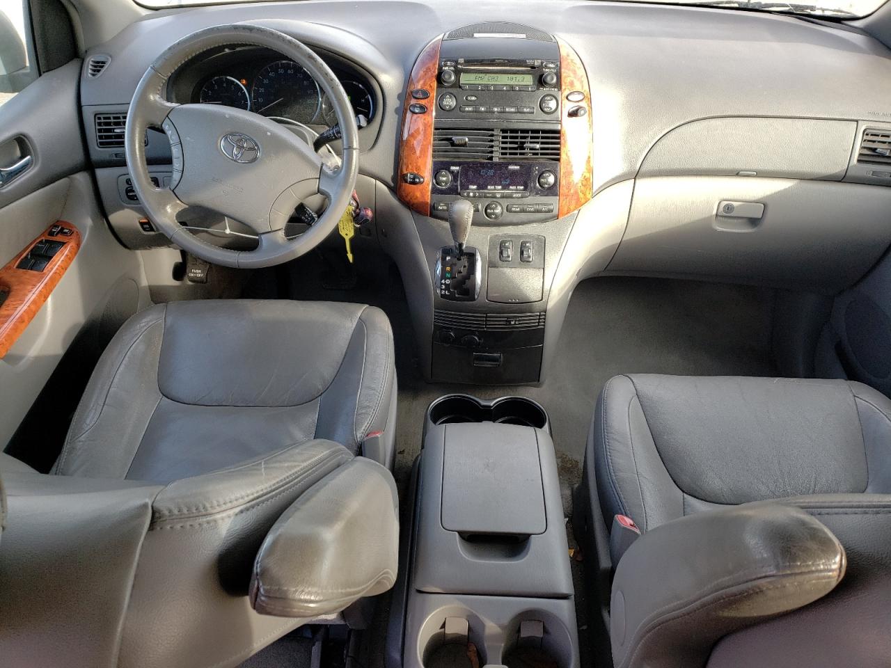 Photo 7 VIN: 5TDBK22C67S003935 - TOYOTA SIENNA 