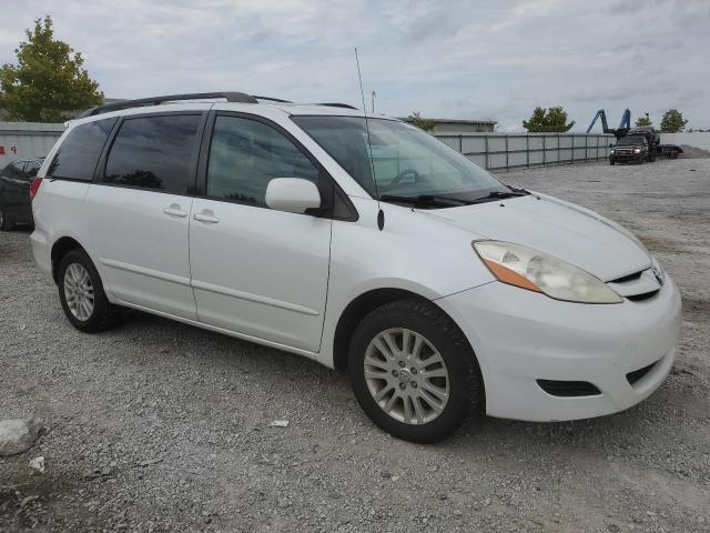 Photo 3 VIN: 5TDBK22C68S017867 - TOYOTA SIENNA XLE 