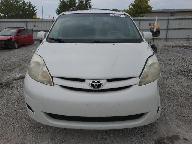 Photo 4 VIN: 5TDBK22C68S017867 - TOYOTA SIENNA XLE 