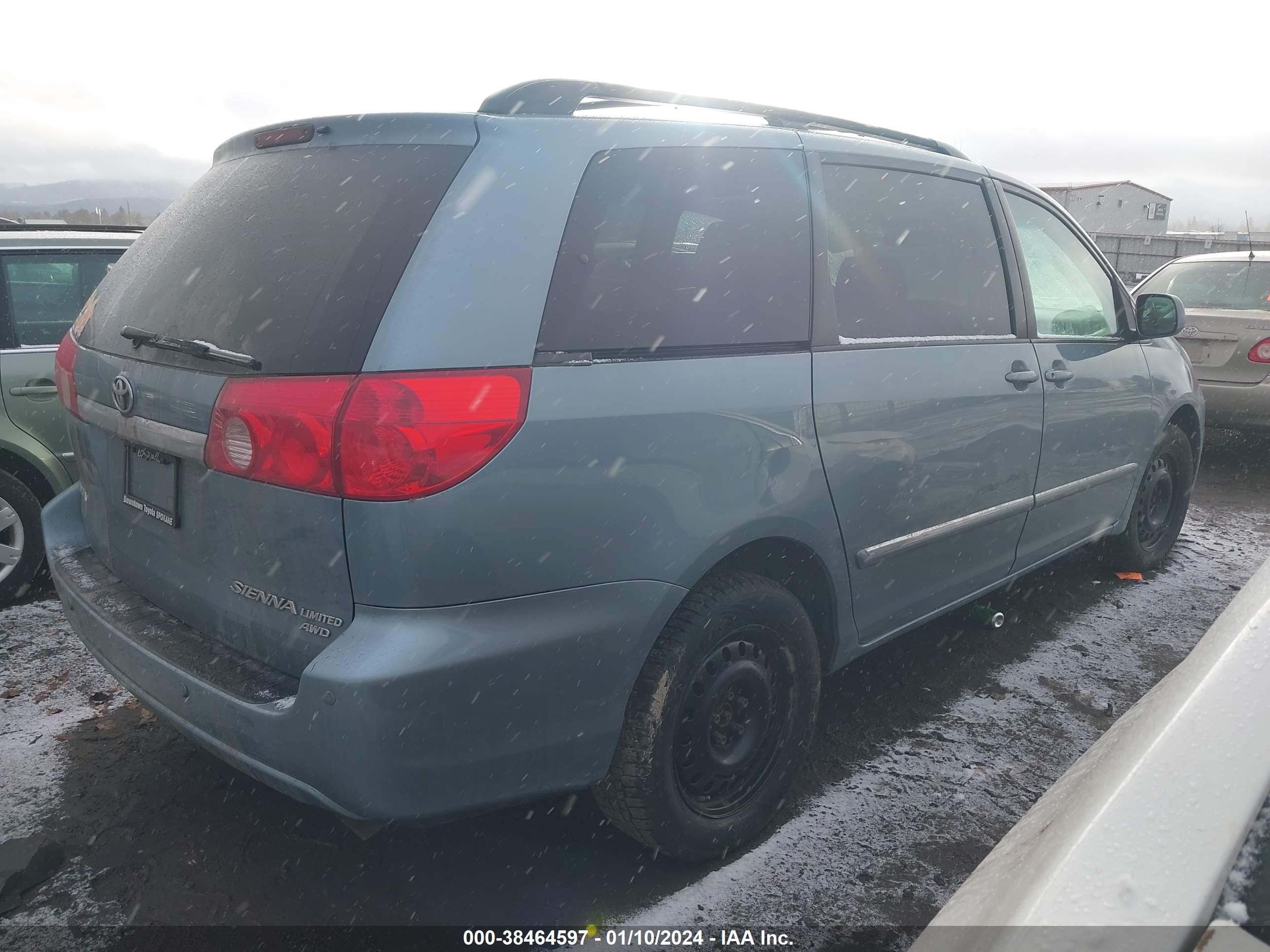 Photo 3 VIN: 5TDBK22C78S013231 - TOYOTA SIENNA XLE 