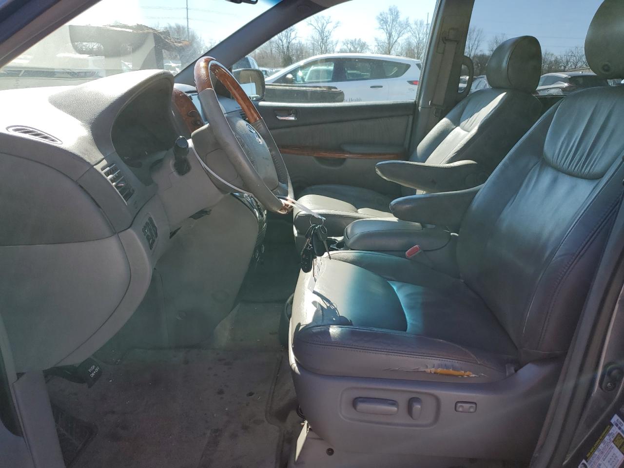 Photo 6 VIN: 5TDBK22C78S018820 - TOYOTA SIENNA 