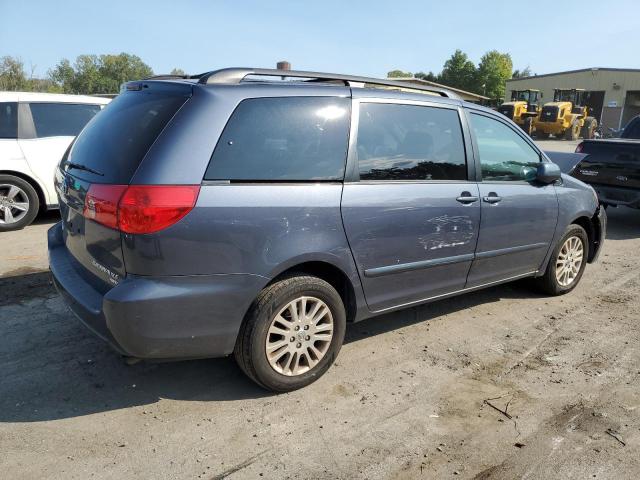 Photo 2 VIN: 5TDBK22CX8S018780 - TOYOTA SIENNA XLE 