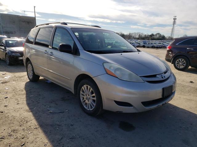 Photo 3 VIN: 5TDBK23C08S012923 - TOYOTA SIENNA LE 