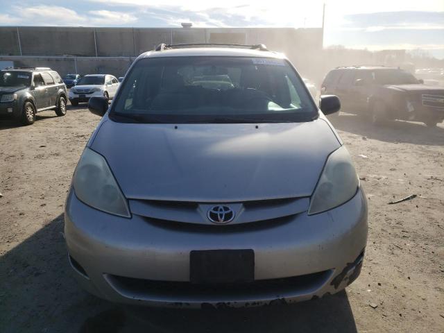 Photo 4 VIN: 5TDBK23C08S012923 - TOYOTA SIENNA LE 