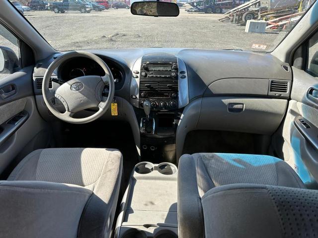 Photo 8 VIN: 5TDBK23C08S017815 - TOYOTA SIENNA LE 