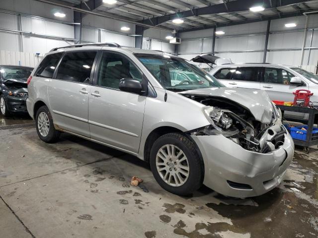 Photo 3 VIN: 5TDBK23C18S013935 - TOYOTA SIENNA LE 