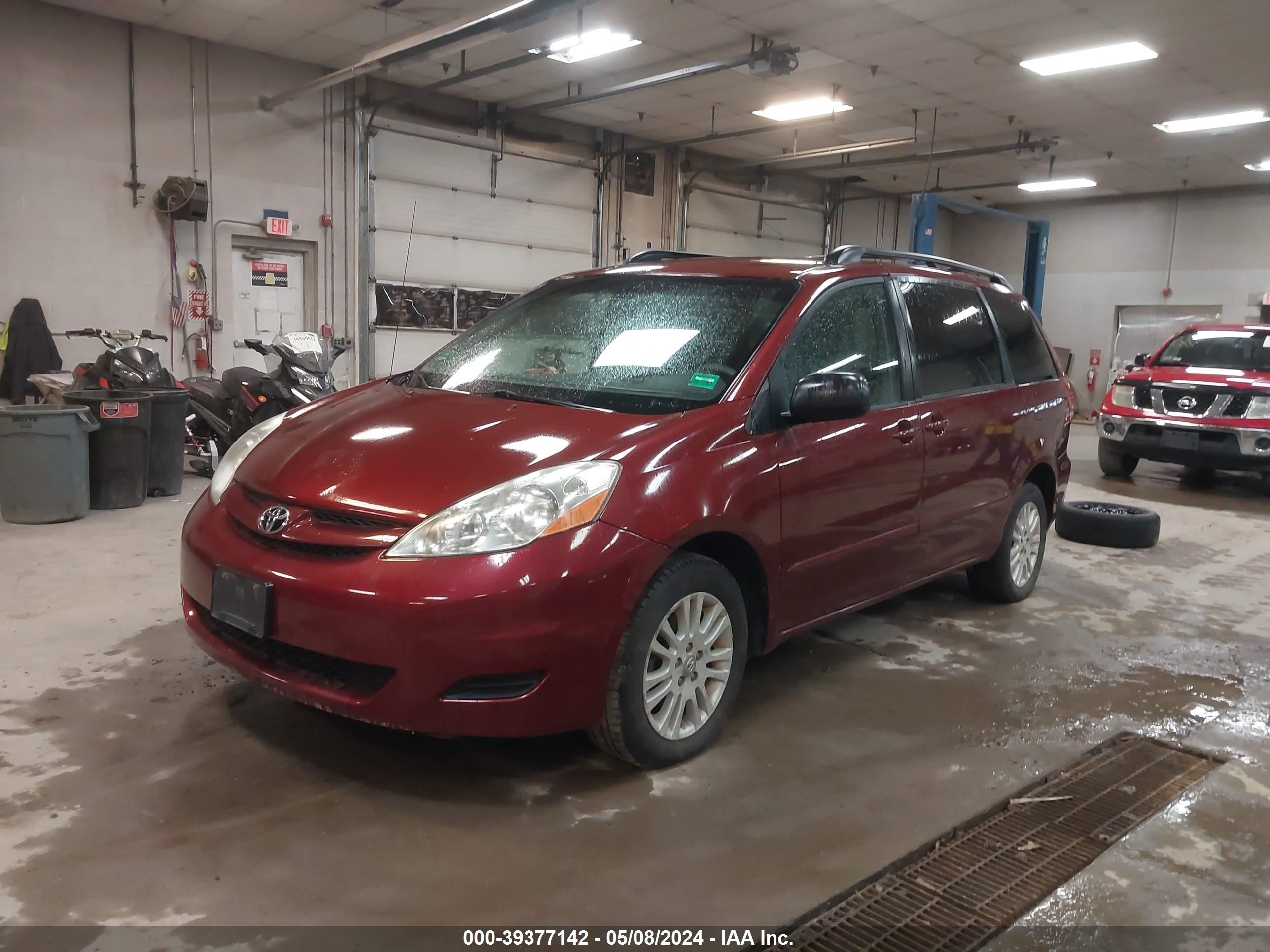 Photo 1 VIN: 5TDBK23C18S020397 - TOYOTA SIENNA 