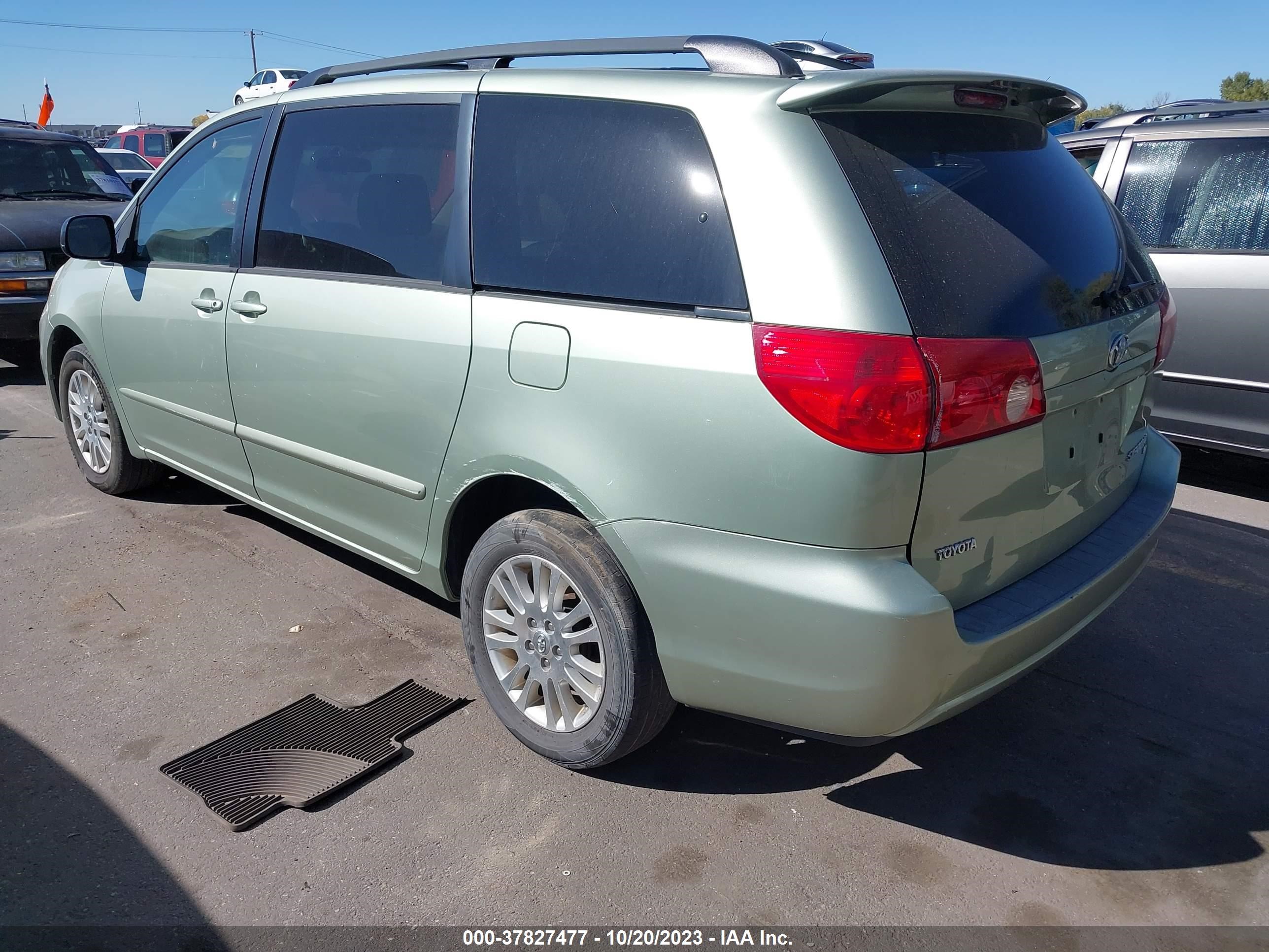 Photo 2 VIN: 5TDBK23C28S017217 - TOYOTA SIENNA 