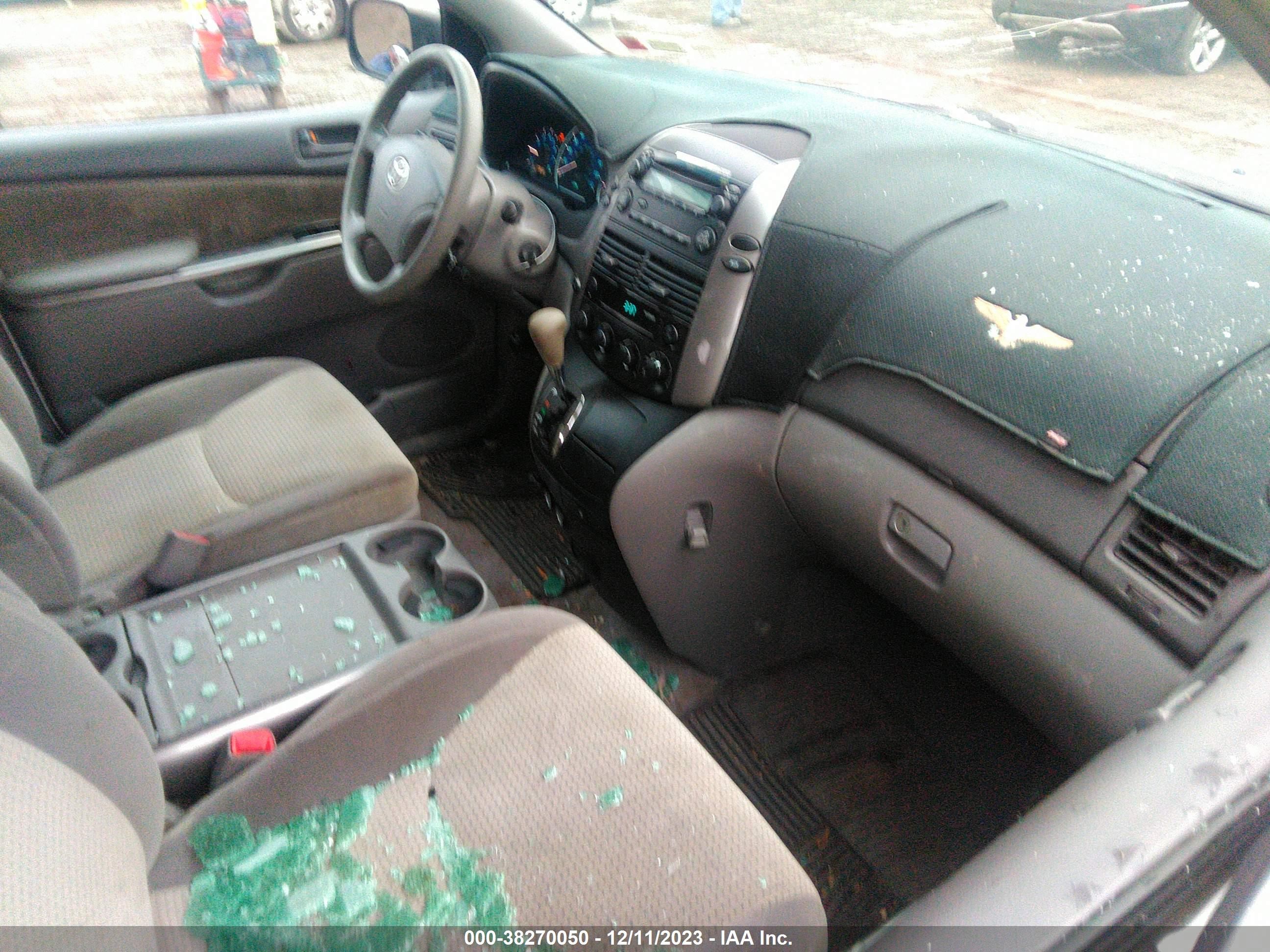 Photo 4 VIN: 5TDBK23C29S025965 - TOYOTA SIENNA 