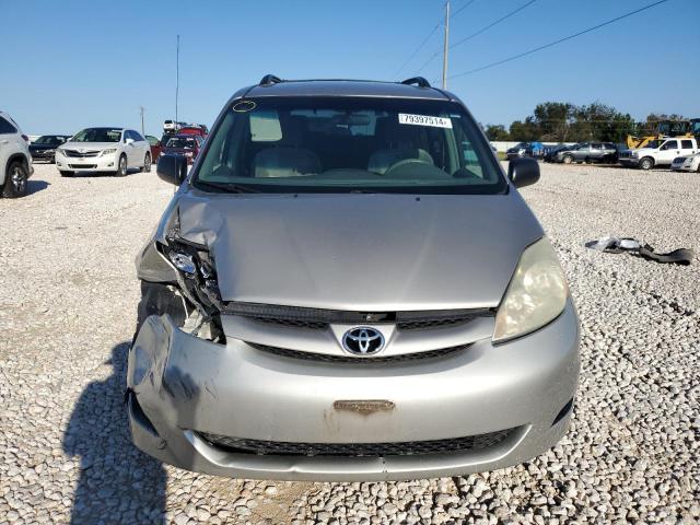 Photo 4 VIN: 5TDBK23C57S003603 - TOYOTA SIENNA LE 