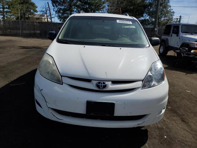 Photo 4 VIN: 5TDBK23C77S006485 - TOYOTA SIENNA LE 