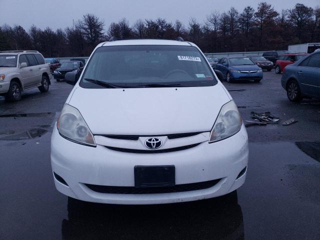 Photo 4 VIN: 5TDBK23C78S018329 - TOYOTA SIENNA LE 