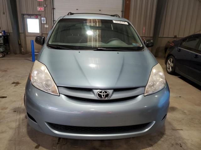 Photo 4 VIN: 5TDBK23C87S007919 - TOYOTA SIENNA LE 