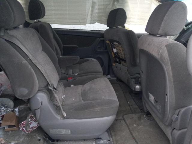 Photo 9 VIN: 5TDBK23C88S015133 - TOYOTA SIENNA LE 