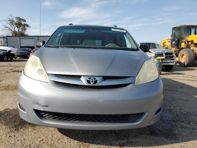 Photo 4 VIN: 5TDBK23C97S006004 - TOYOTA SIENNA LE 