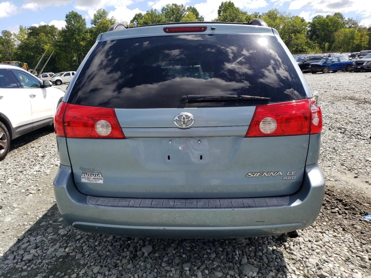 Photo 5 VIN: 5TDBK23CX7S002690 - TOYOTA SIENNA 