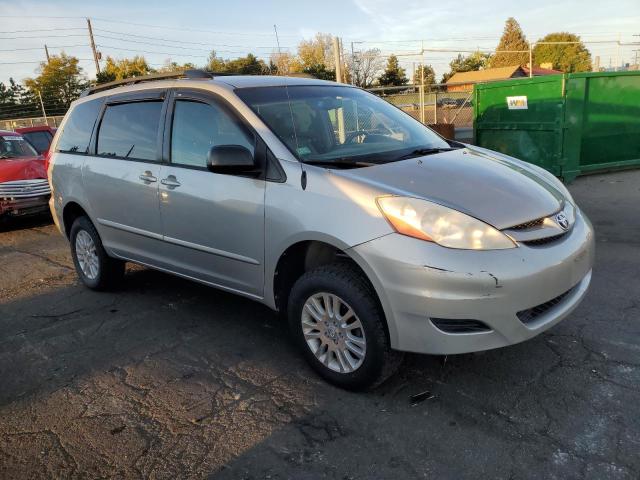 Photo 3 VIN: 5TDBK23CX7S008277 - TOYOTA SIENNA LE 