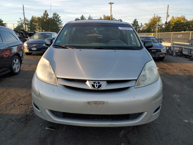 Photo 4 VIN: 5TDBK23CX7S008277 - TOYOTA SIENNA LE 