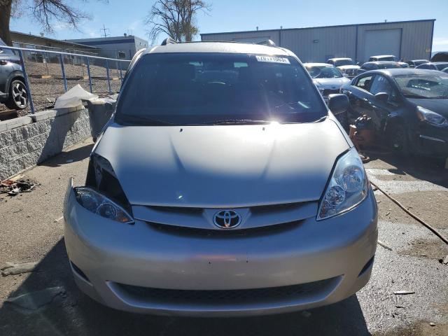 Photo 4 VIN: 5TDBK23CX8S012377 - TOYOTA SIENNA LE 