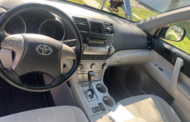 Photo 8 VIN: 5TDBK3EH1AS001093 - TOYOTA HIGHLANDER 