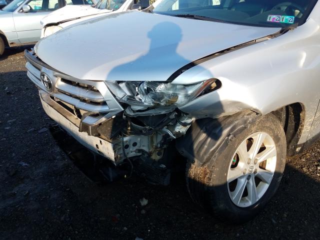 Photo 8 VIN: 5TDBK3EH1CS101410 - TOYOTA HIGHLANDER 