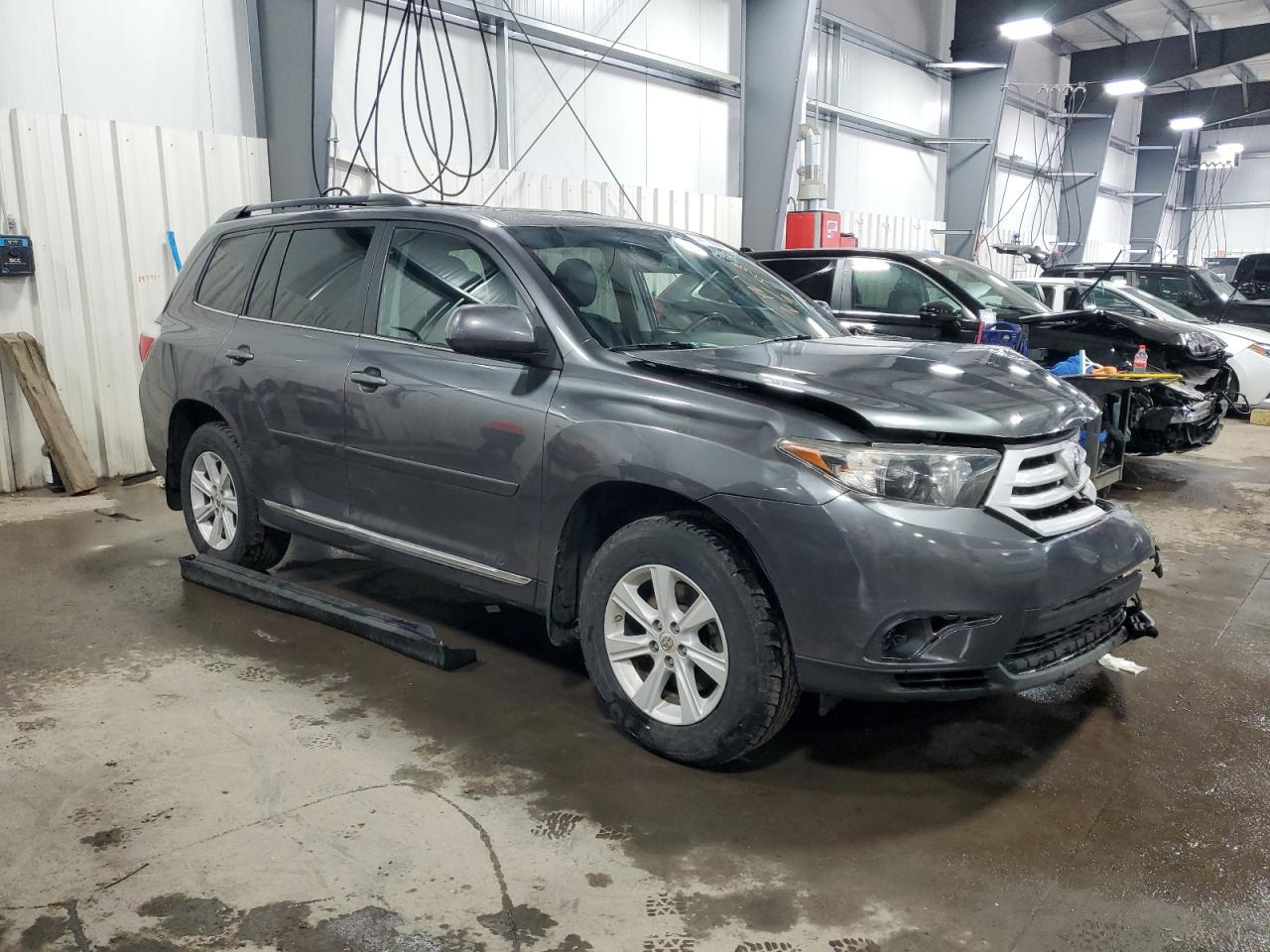 Photo 3 VIN: 5TDBK3EH1CS142670 - TOYOTA HIGHLANDER 