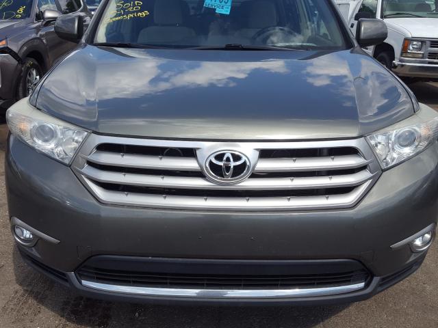 Photo 8 VIN: 5TDBK3EH2BS046240 - TOYOTA HIGHLANDER 