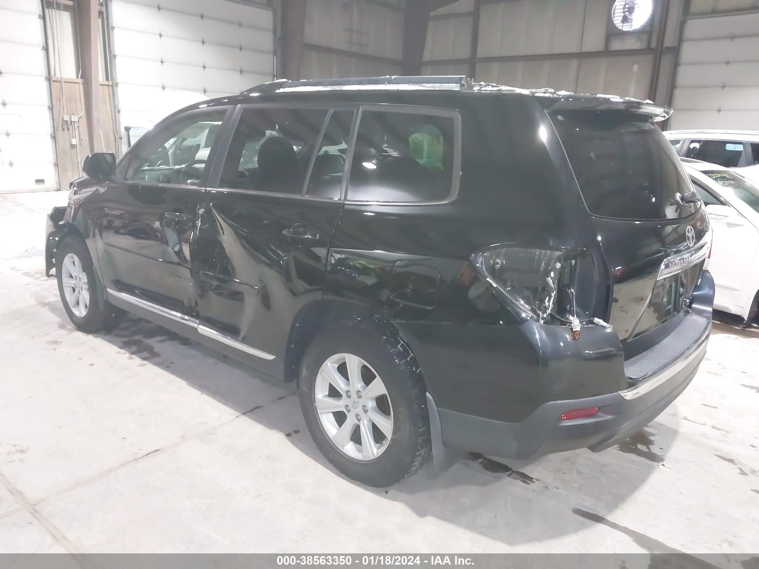 Photo 2 VIN: 5TDBK3EH2CS167156 - TOYOTA HIGHLANDER 