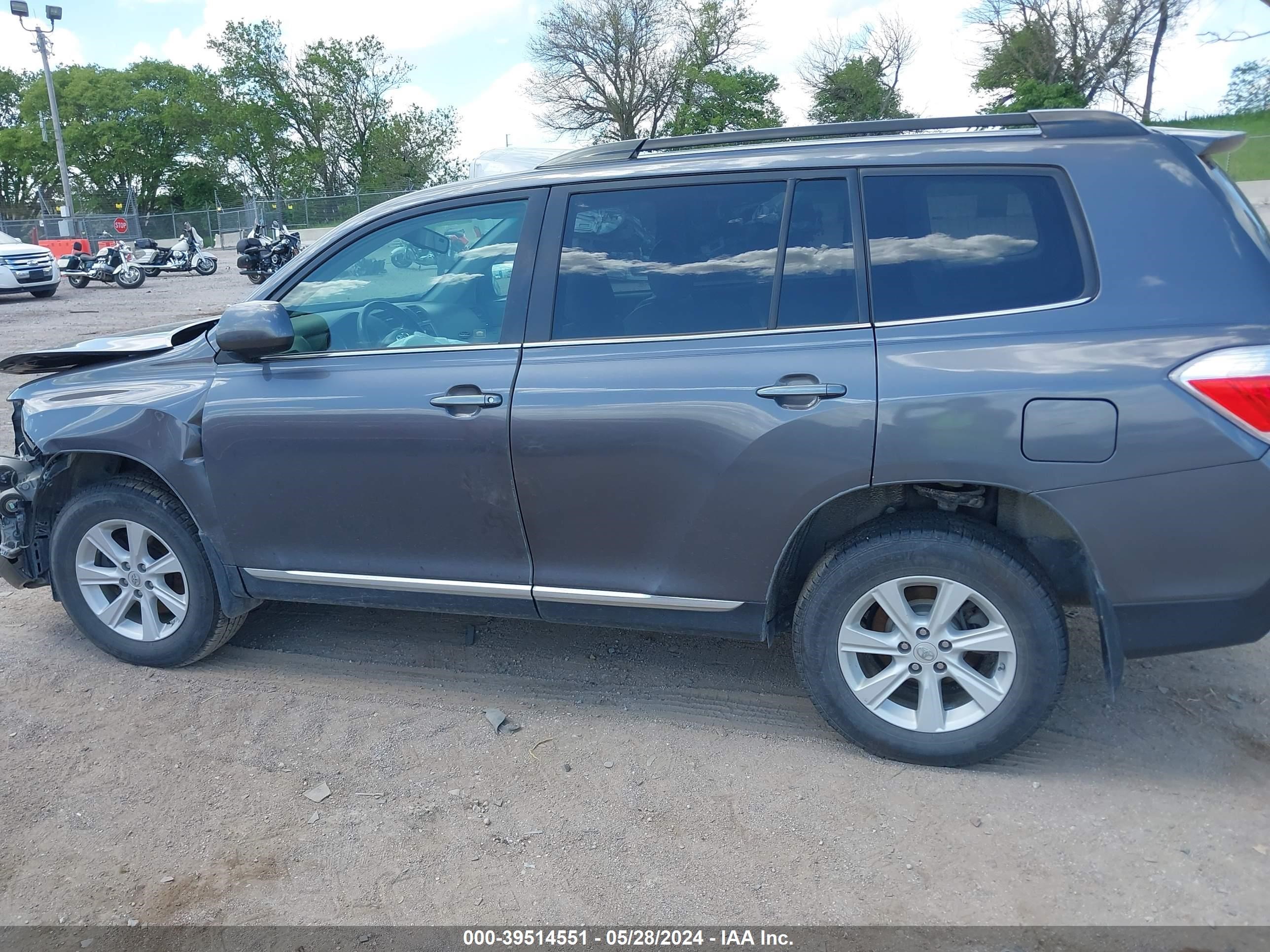 Photo 13 VIN: 5TDBK3EH2DS204417 - TOYOTA HIGHLANDER 