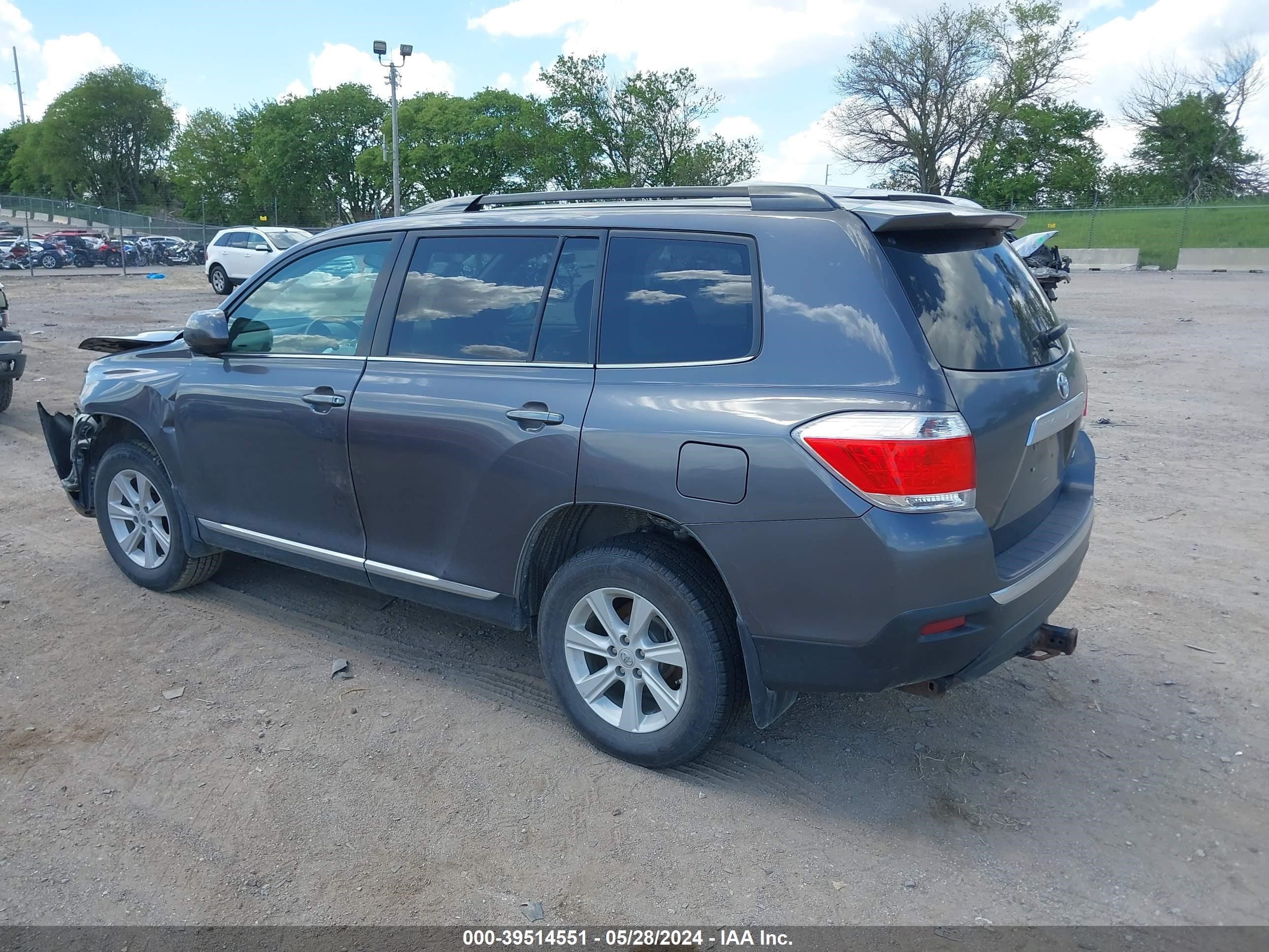 Photo 2 VIN: 5TDBK3EH2DS204417 - TOYOTA HIGHLANDER 