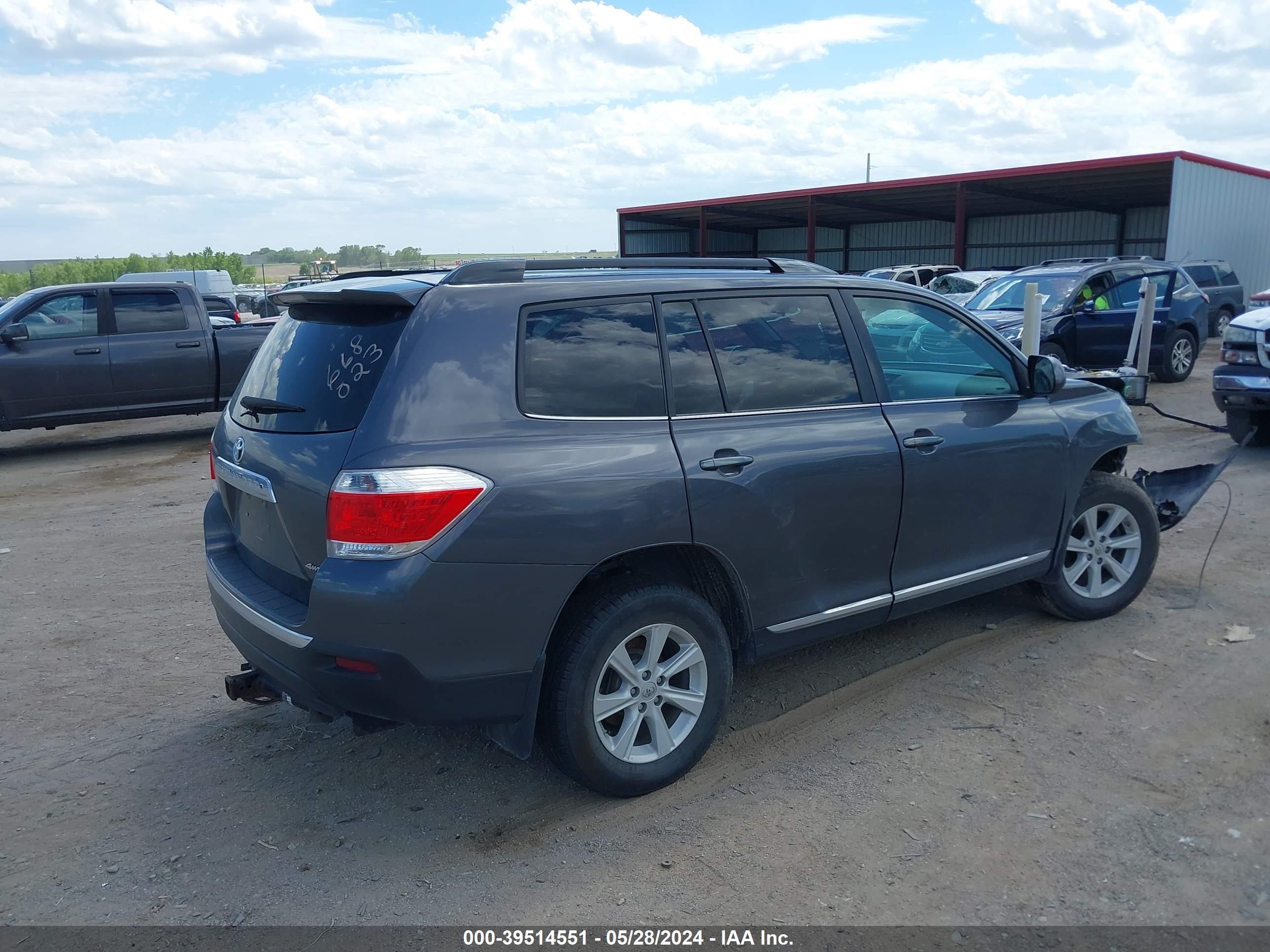 Photo 3 VIN: 5TDBK3EH2DS204417 - TOYOTA HIGHLANDER 