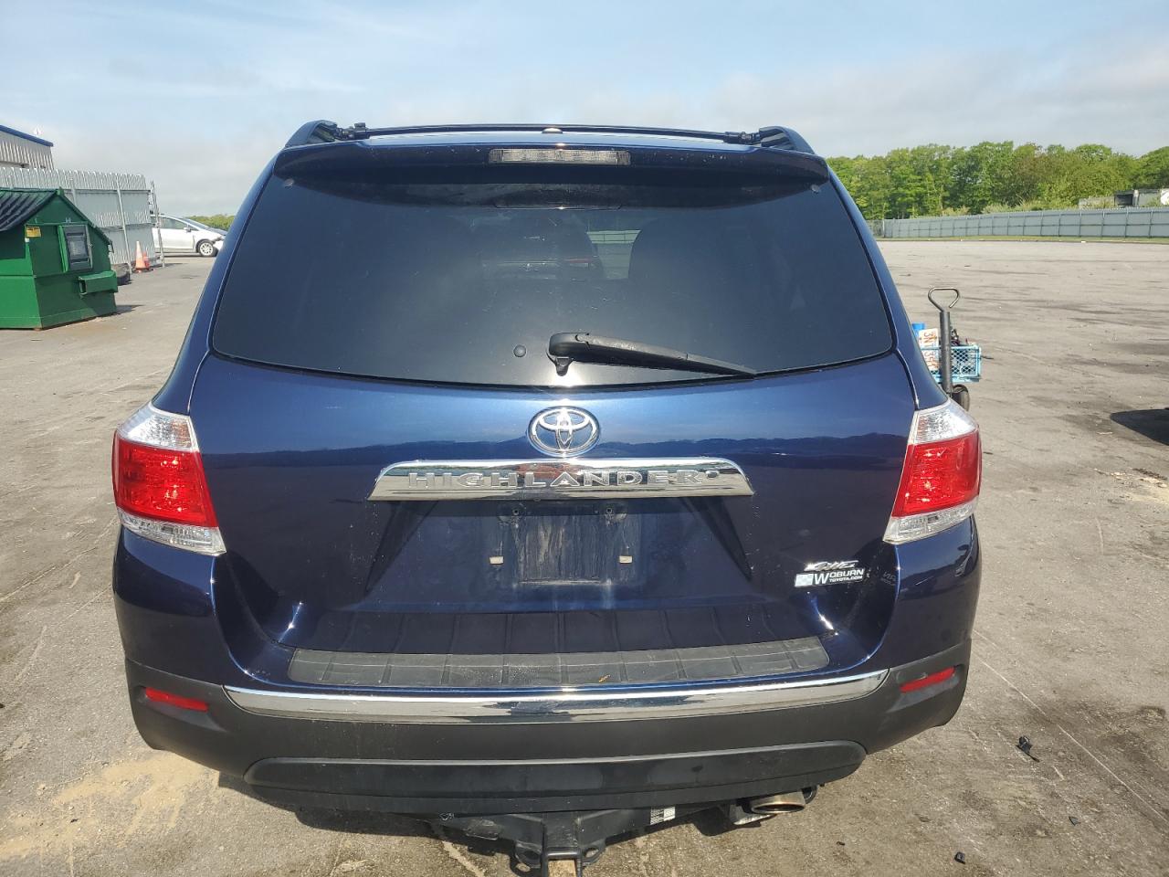 Photo 5 VIN: 5TDBK3EH3CS128009 - TOYOTA HIGHLANDER 