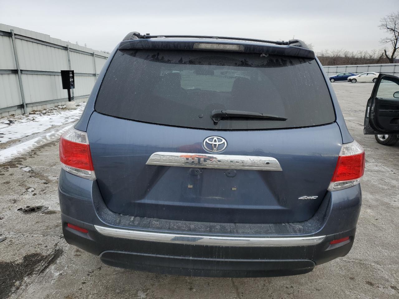 Photo 5 VIN: 5TDBK3EH3CS173208 - TOYOTA HIGHLANDER 