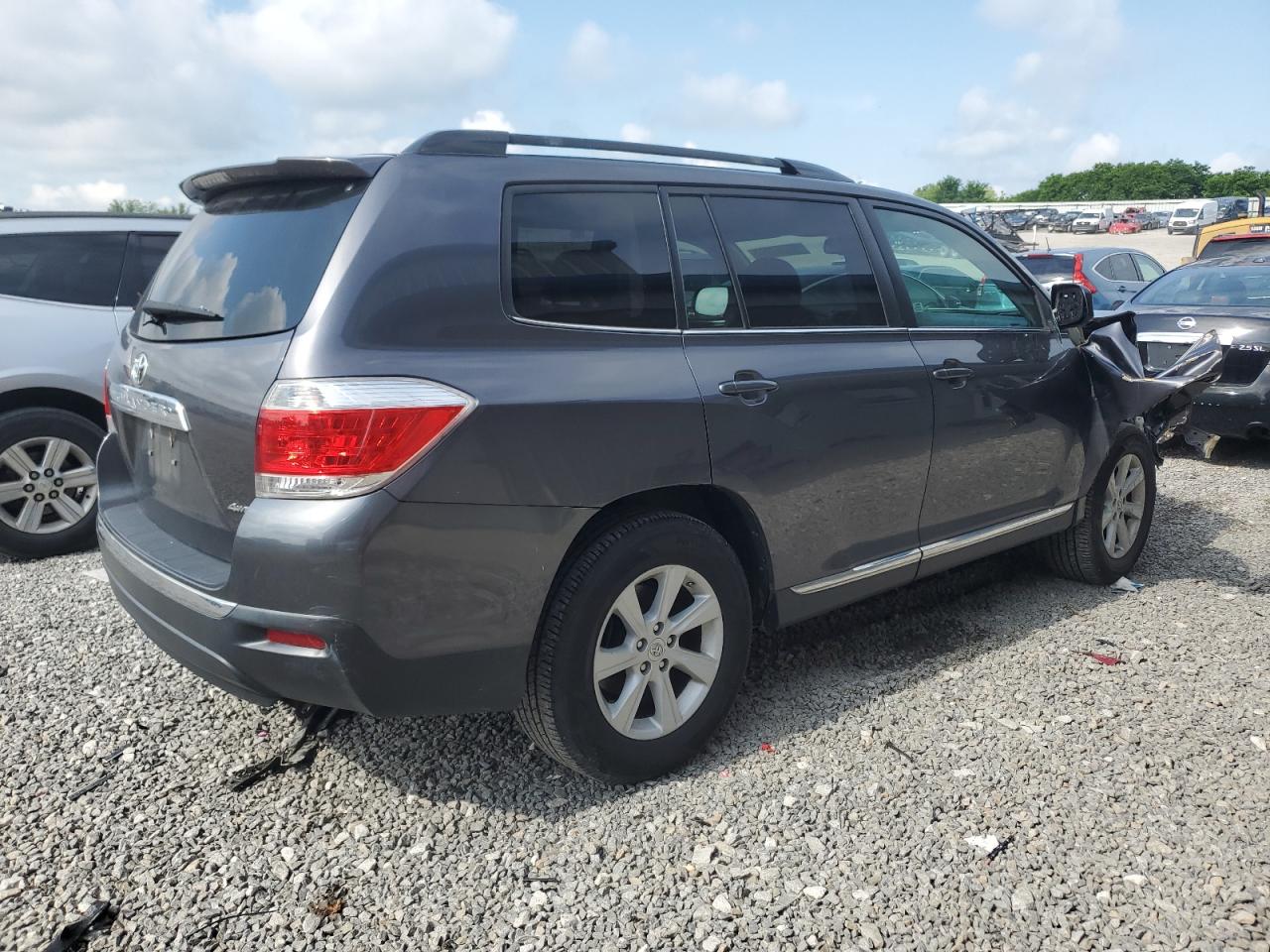 Photo 2 VIN: 5TDBK3EH4DS255417 - TOYOTA HIGHLANDER 