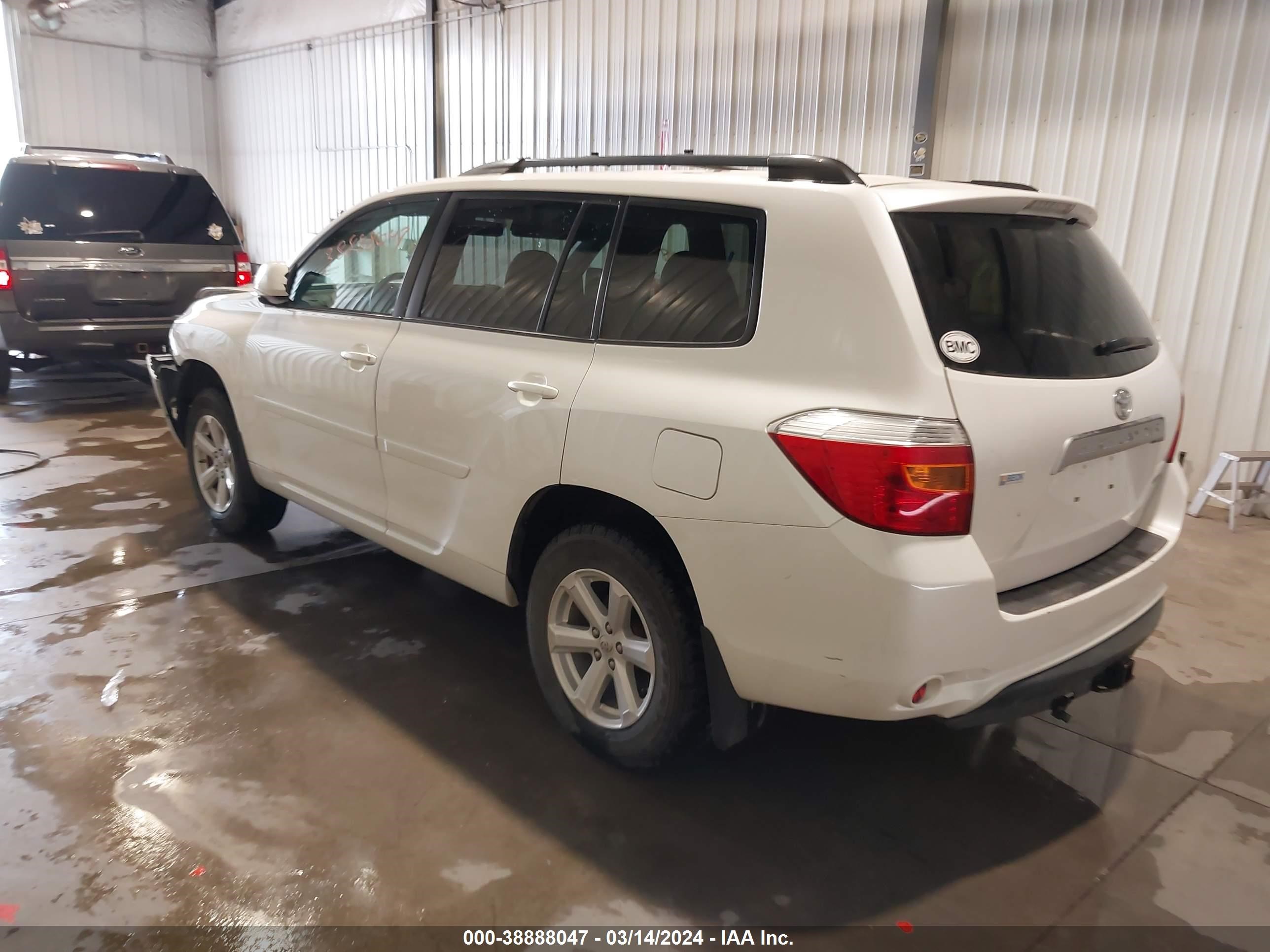 Photo 2 VIN: 5TDBK3EH6AS026426 - TOYOTA HIGHLANDER 