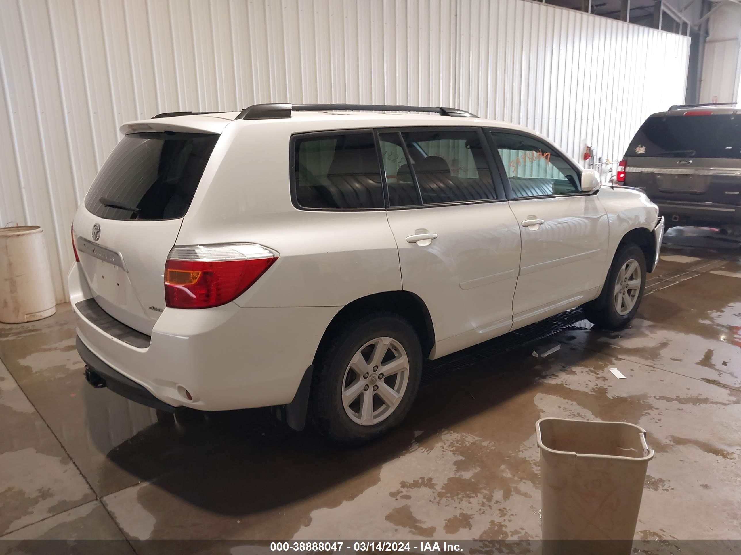 Photo 3 VIN: 5TDBK3EH6AS026426 - TOYOTA HIGHLANDER 